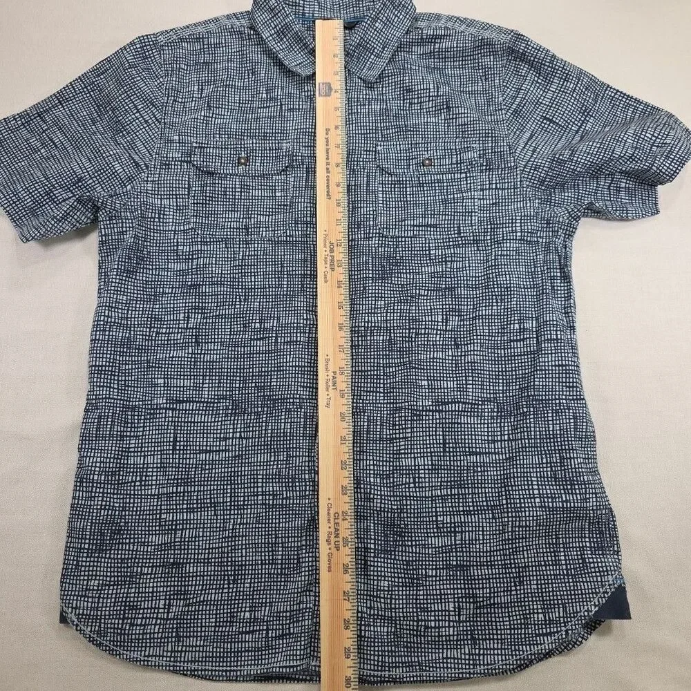 The North Face, Short Sleeve Button up Shirt, Geometric grid pattern, size Large